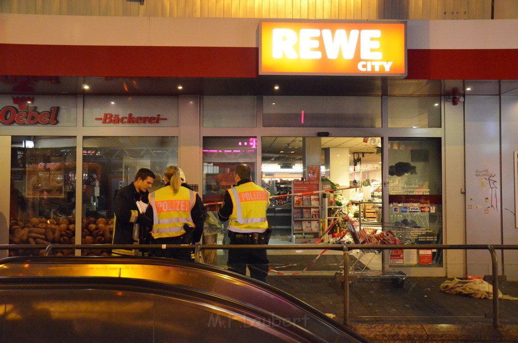 Feuer2Y Koeln Ehrenfeld Venloerstr P210.JPG
